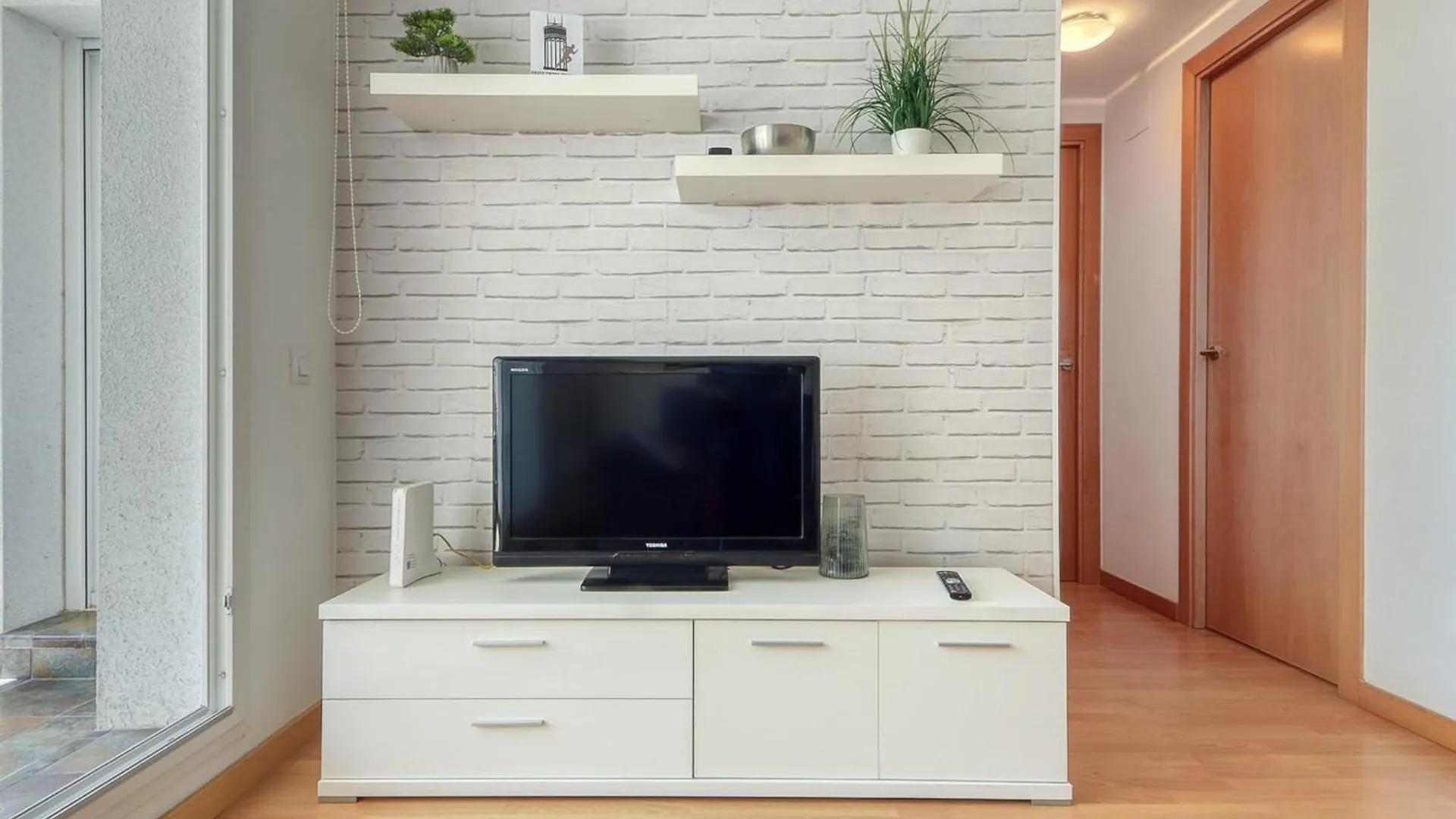 Charming Apartment With Patio 로지즈 0*,  스페인