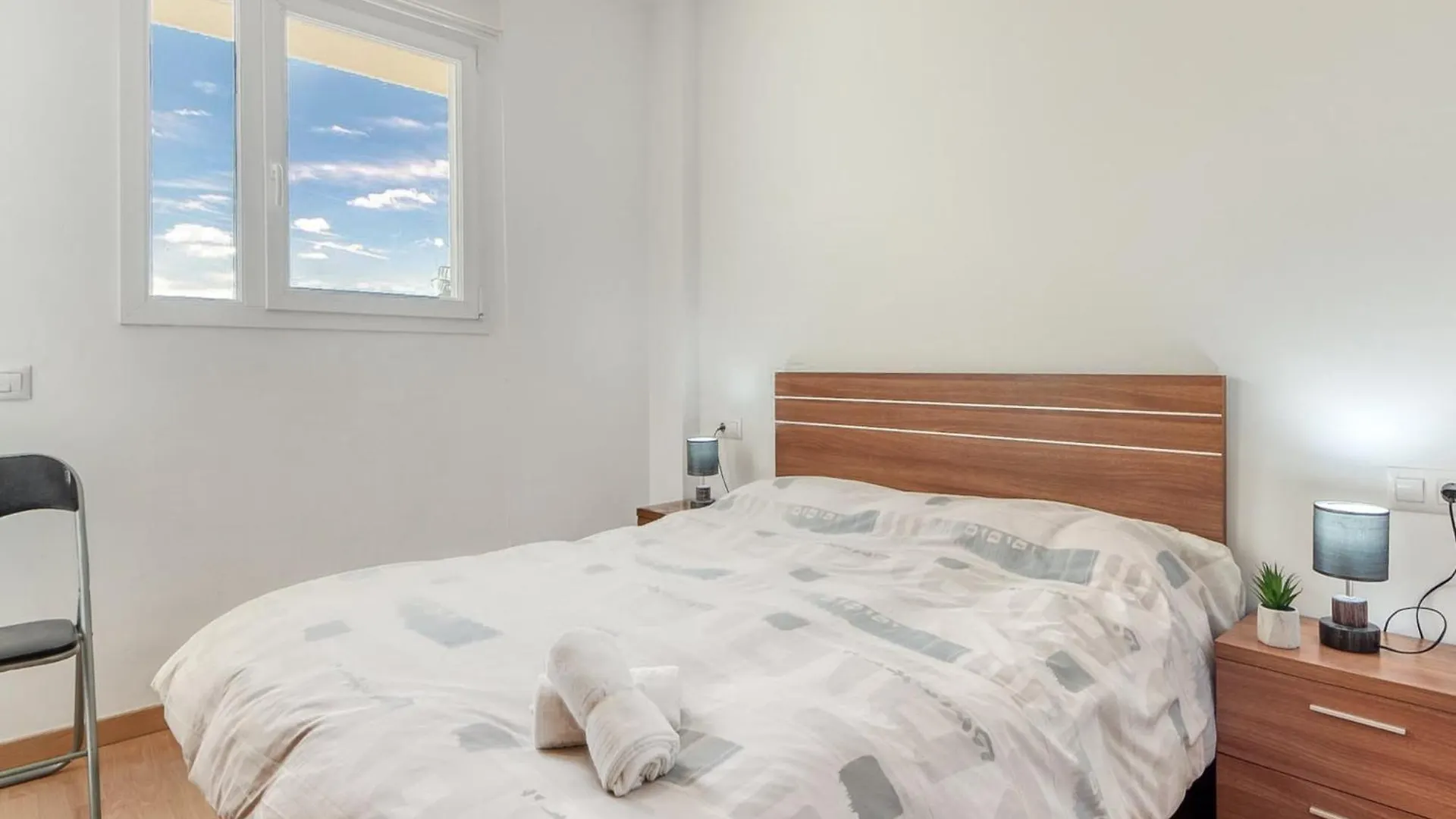 Charming Apartment With Patio 로지즈 0*,  스페인