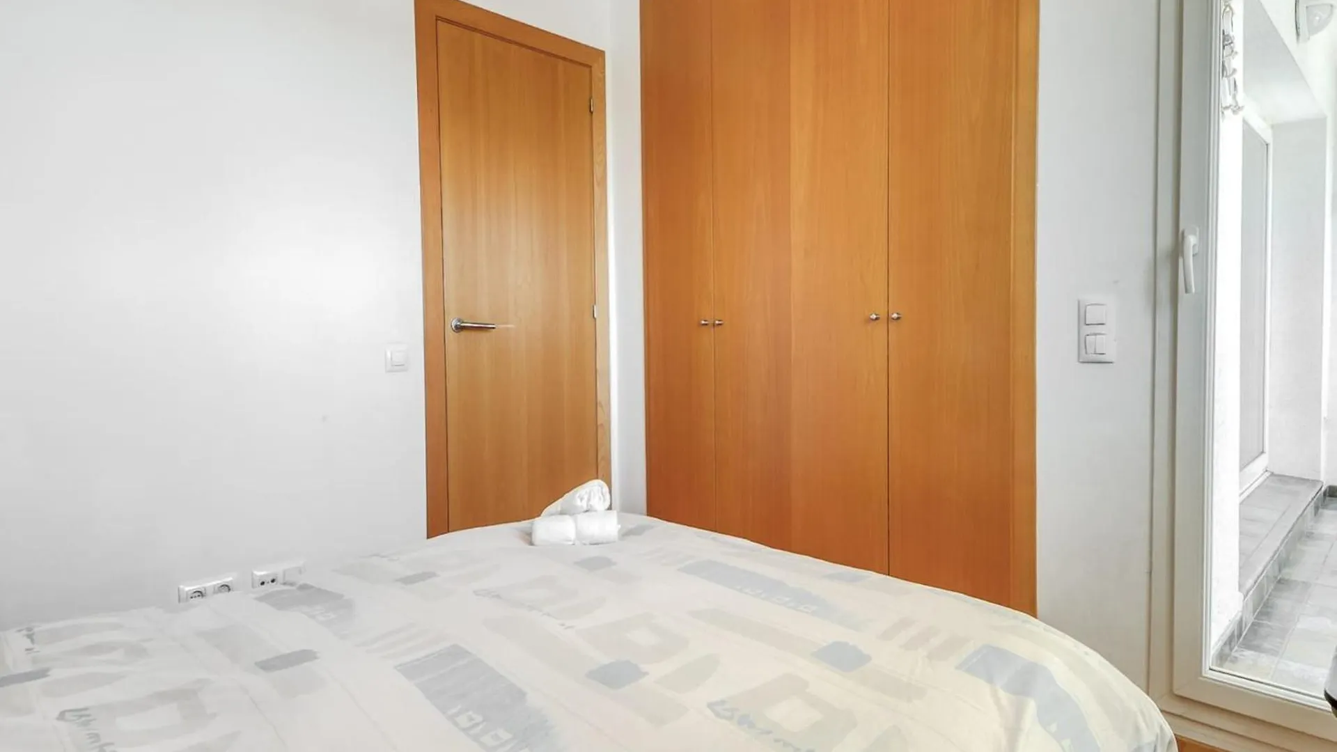 Charming Apartment With Patio 로지즈